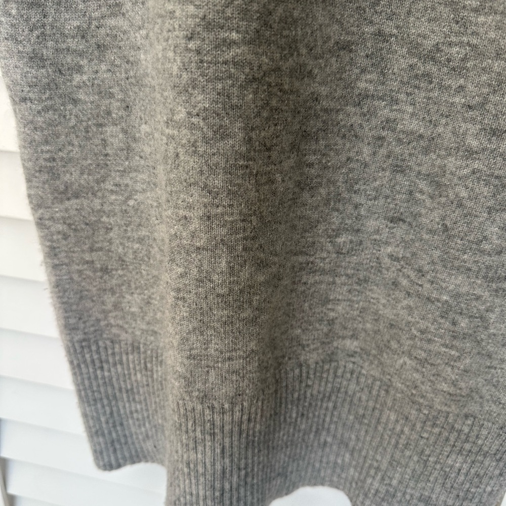 Pure Collection Light Gray 100% Cashmere Sweater - Picture 5 of 5